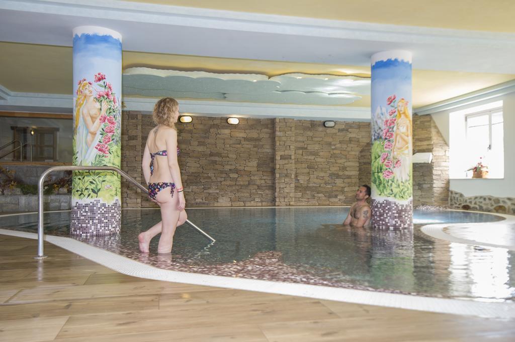 Sport Hotel Vittoria Passo del Tonale Exterior photo