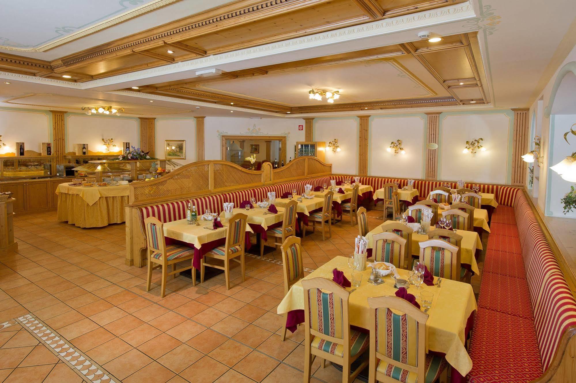 Sport Hotel Vittoria Passo del Tonale Exterior photo